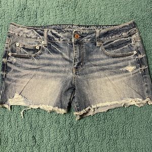 American Eagle size 16 distressed jean shorts